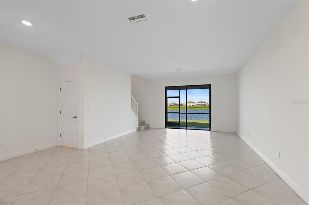 For Rent: $2,700 (3 beds, 2 baths, 1925 Square Feet)