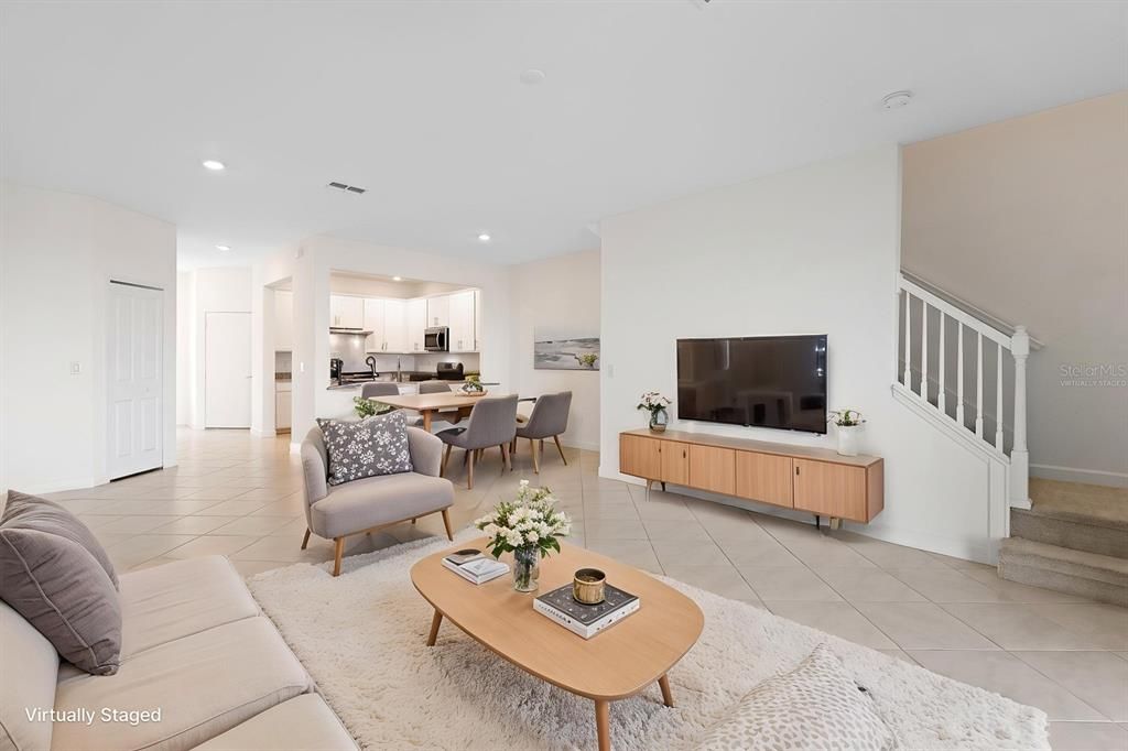 For Rent: $2,700 (3 beds, 2 baths, 1925 Square Feet)