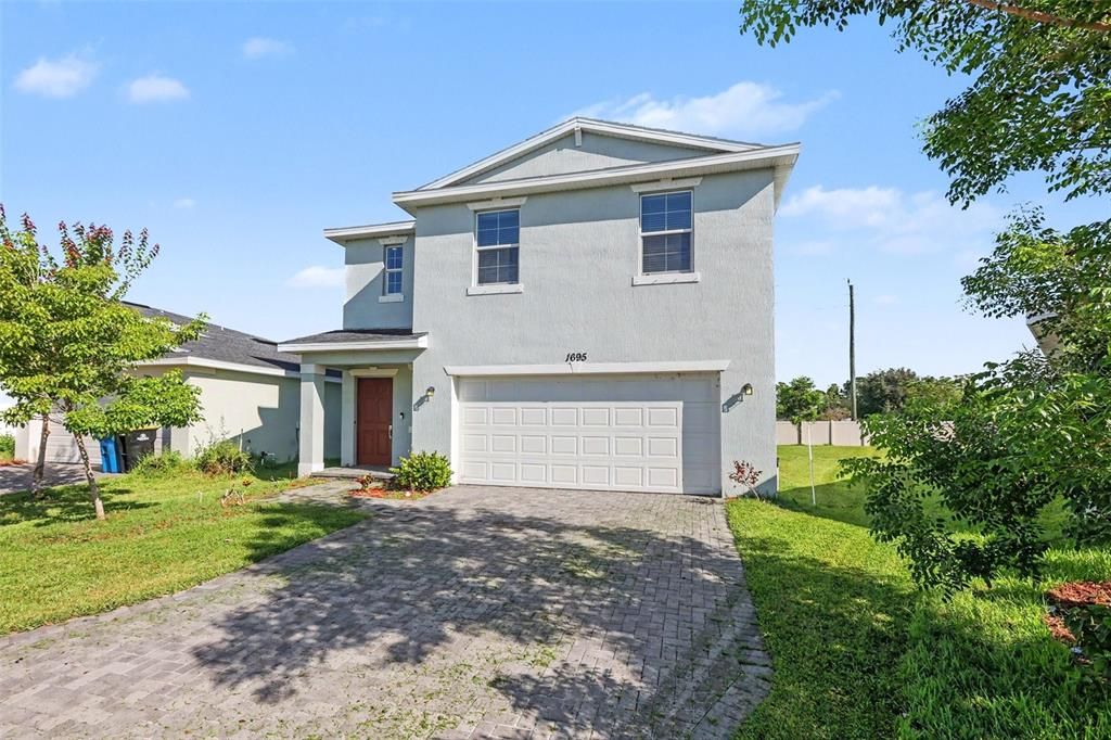 For Sale: $319,900 (4 beds, 2 baths, 1918 Square Feet)