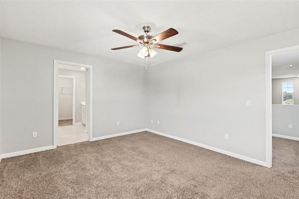 For Sale: $319,900 (4 beds, 2 baths, 1918 Square Feet)