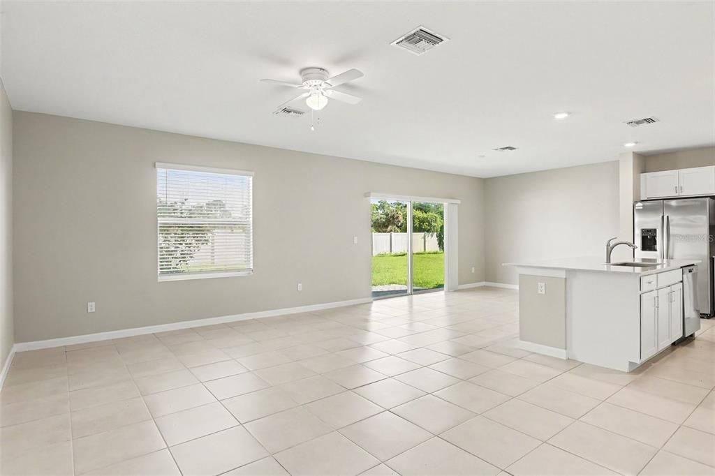 For Sale: $319,900 (4 beds, 2 baths, 1918 Square Feet)