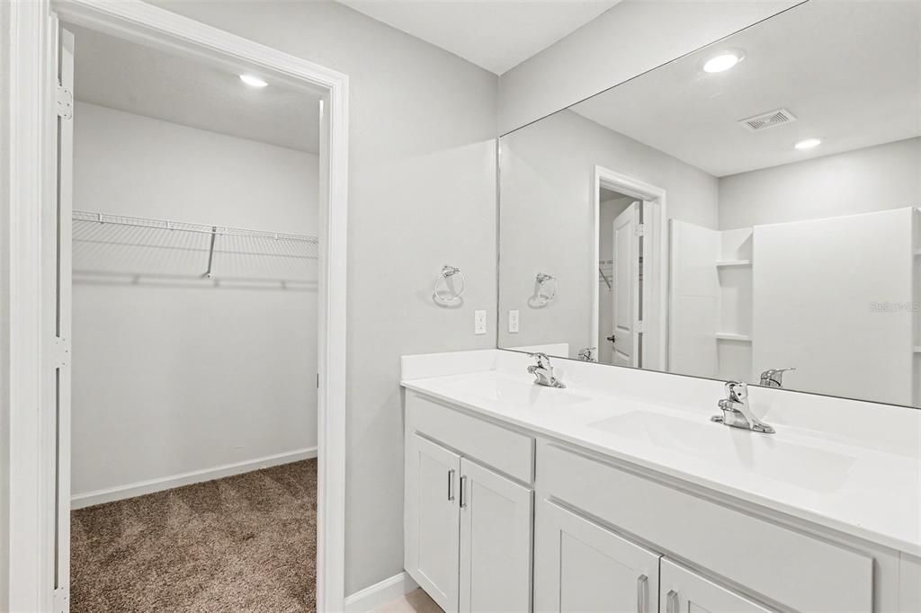For Sale: $319,900 (4 beds, 2 baths, 1918 Square Feet)