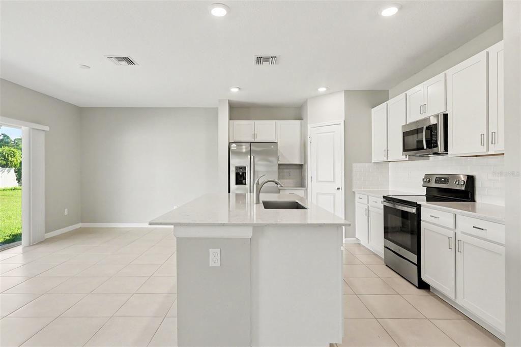 For Sale: $319,900 (4 beds, 2 baths, 1918 Square Feet)