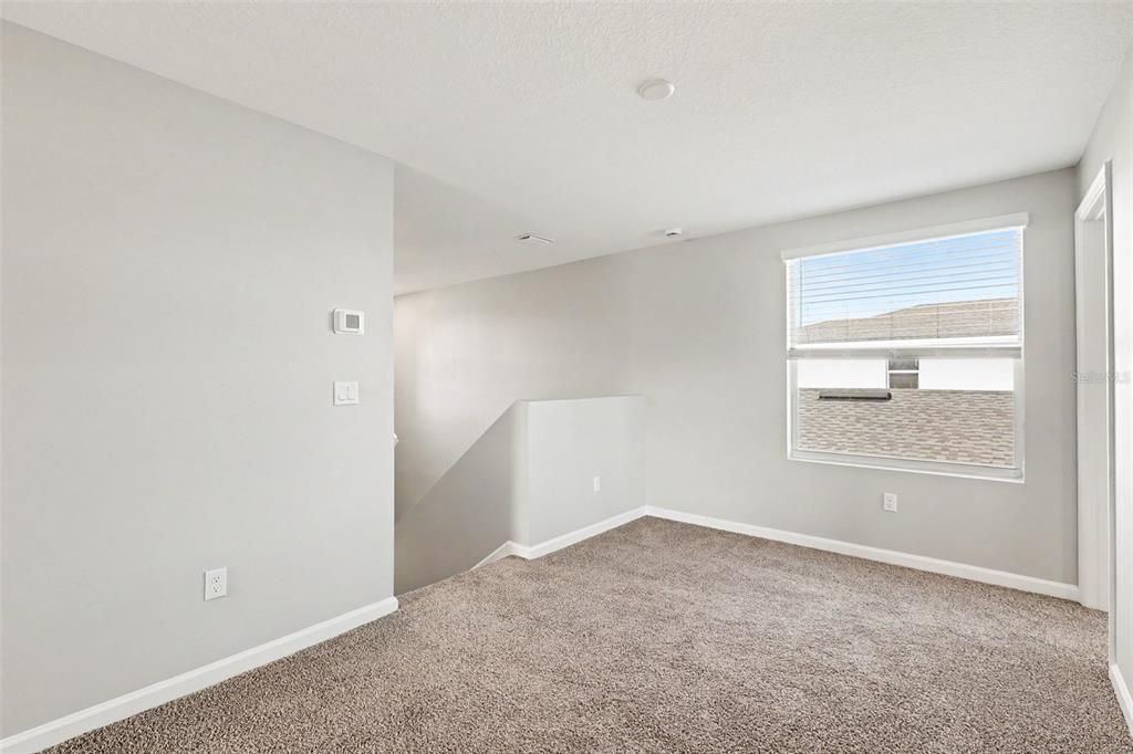 For Sale: $319,900 (4 beds, 2 baths, 1918 Square Feet)