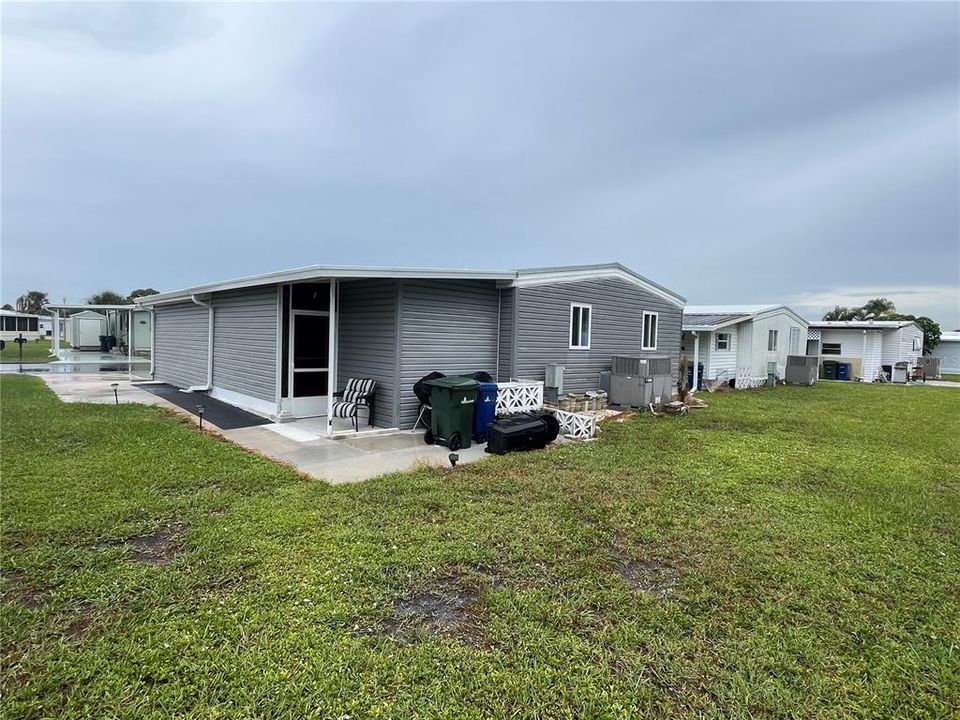 For Sale: $195,000 (2 beds, 2 baths, 736 Square Feet)