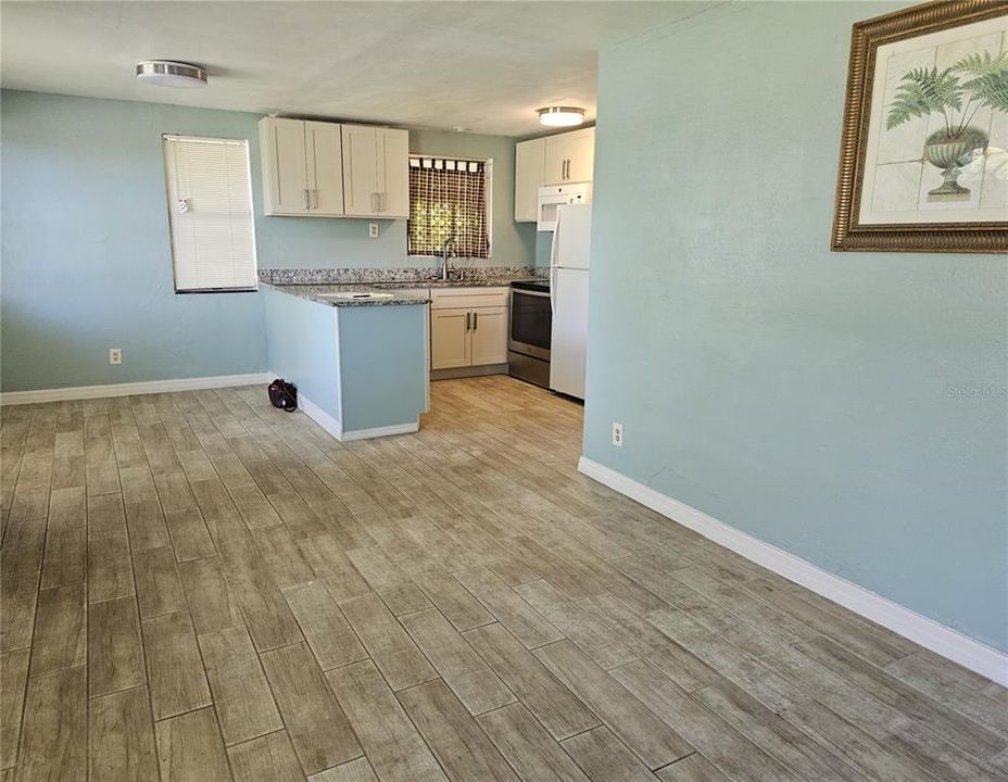 For Rent: $1,250 (1 beds, 1 baths, 576 Square Feet)
