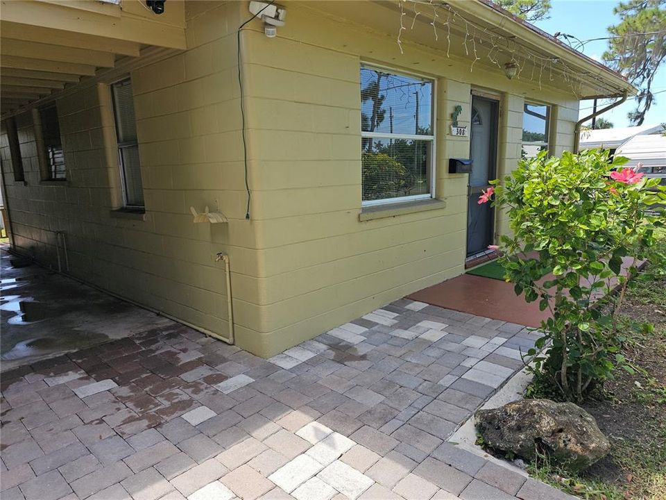 For Rent: $1,250 (1 beds, 1 baths, 576 Square Feet)