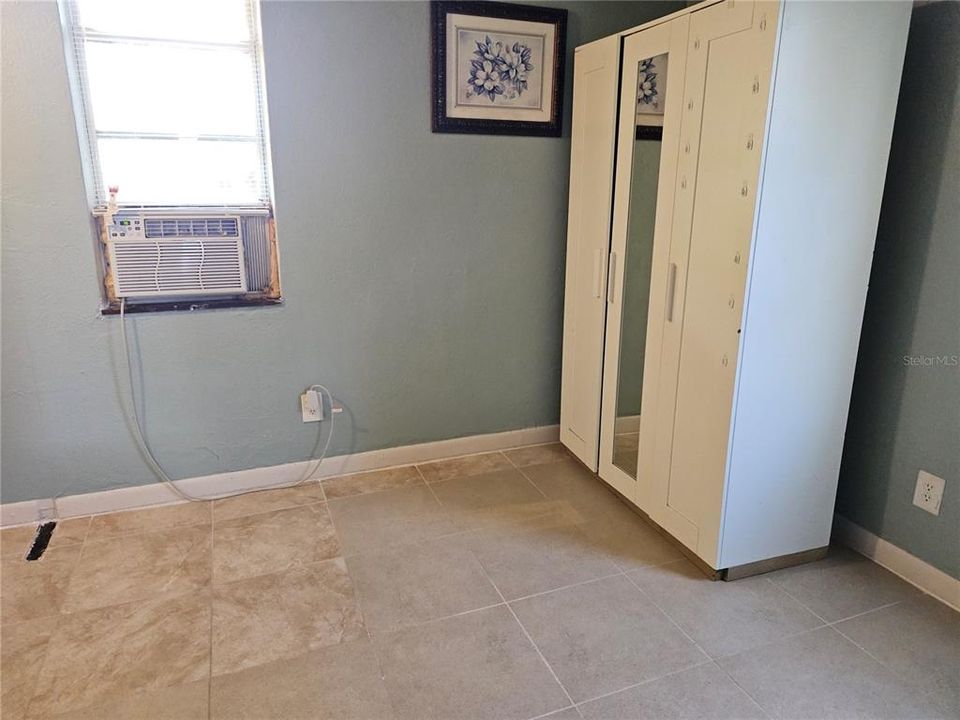 For Rent: $1,250 (1 beds, 1 baths, 576 Square Feet)