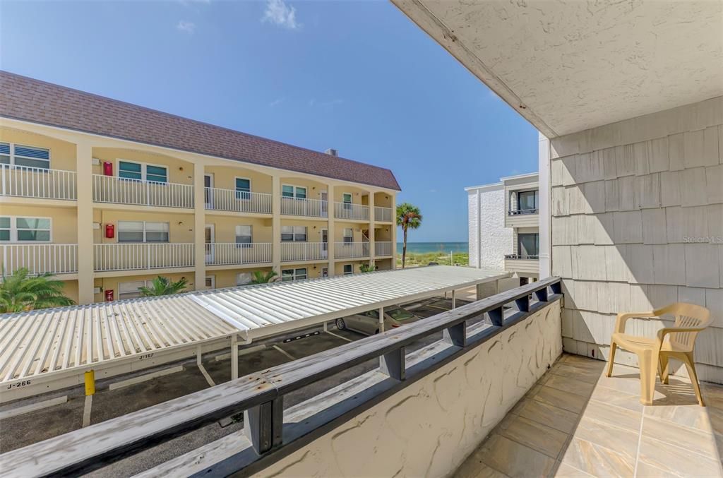 For Sale: $395,000 (2 beds, 2 baths, 934 Square Feet)