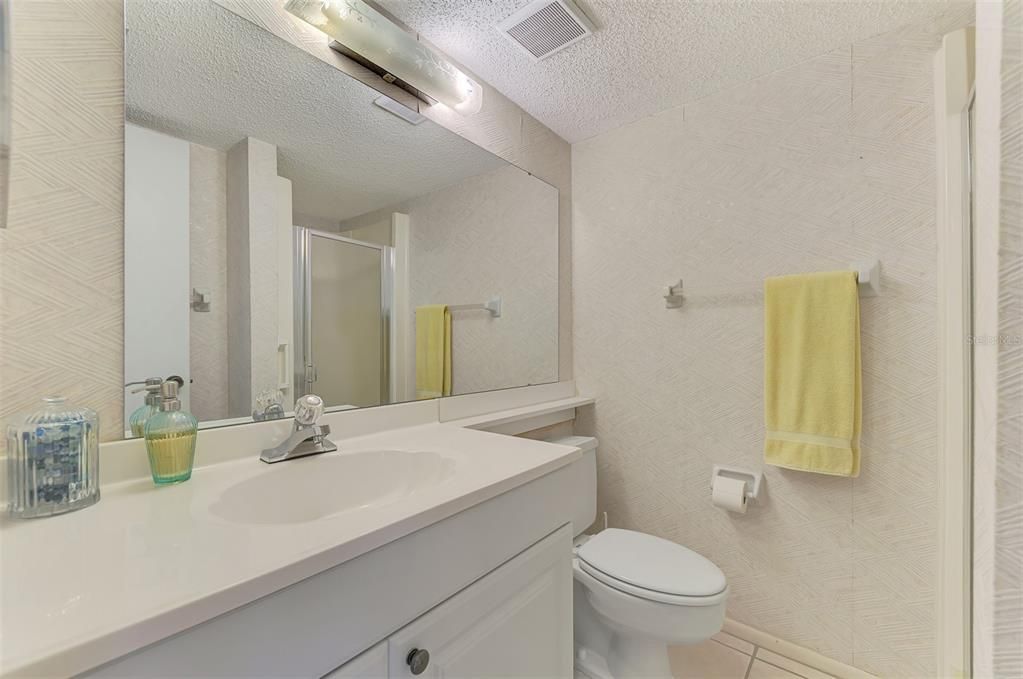 For Sale: $395,000 (2 beds, 2 baths, 934 Square Feet)