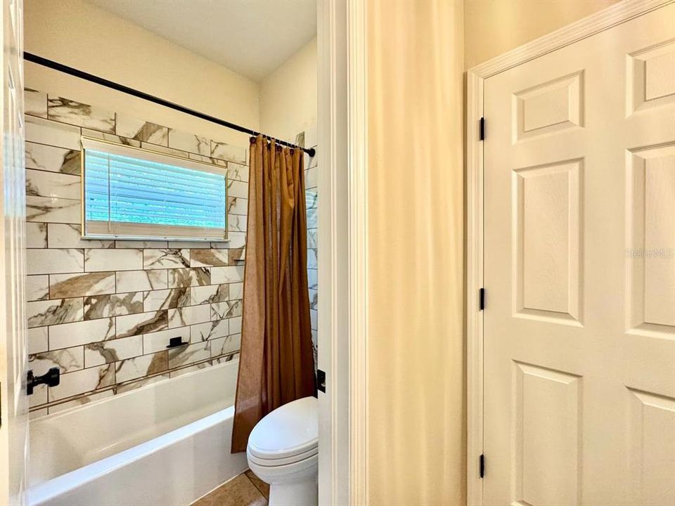 For Rent: $3,000 (4 beds, 3 baths, 2421 Square Feet)