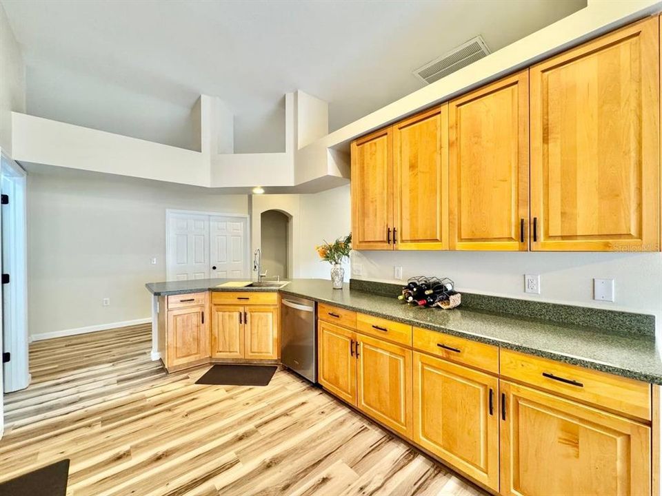 For Rent: $3,000 (4 beds, 3 baths, 2421 Square Feet)