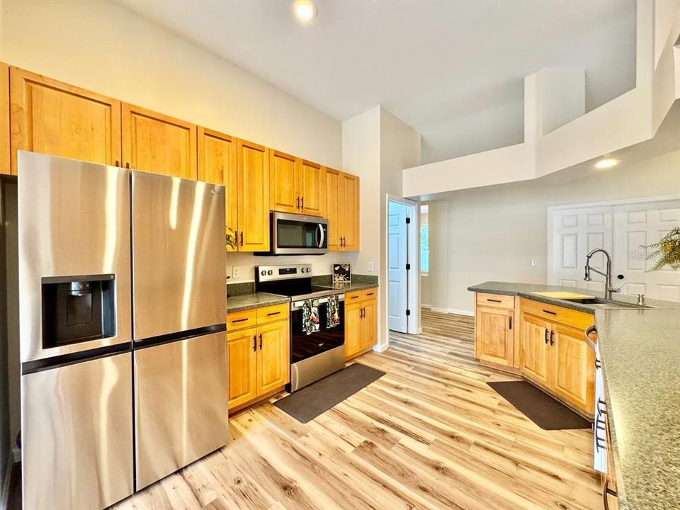 For Rent: $3,000 (4 beds, 3 baths, 2421 Square Feet)
