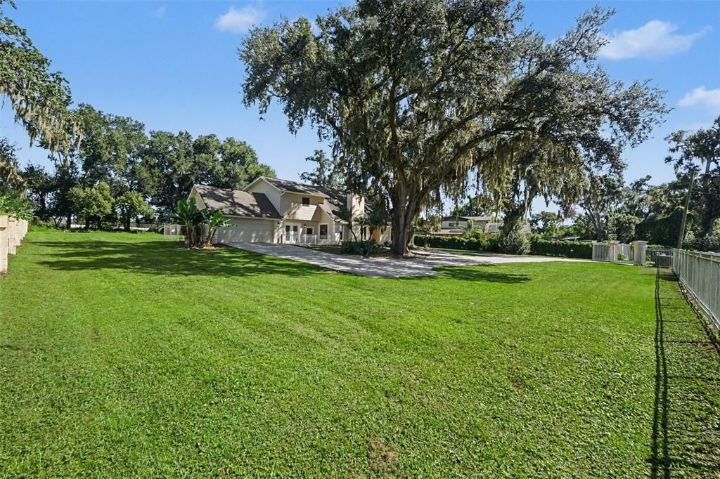 For Sale: $549,900 (3 beds, 3 baths, 3390 Square Feet)