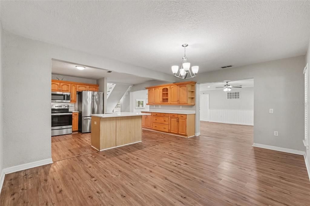 For Sale: $549,900 (3 beds, 3 baths, 3390 Square Feet)