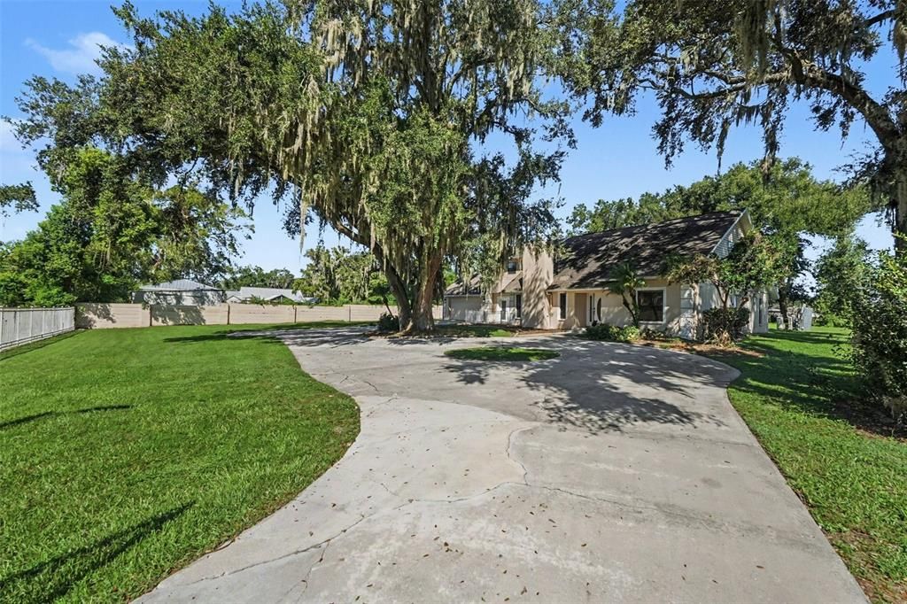 For Sale: $549,900 (3 beds, 3 baths, 3390 Square Feet)