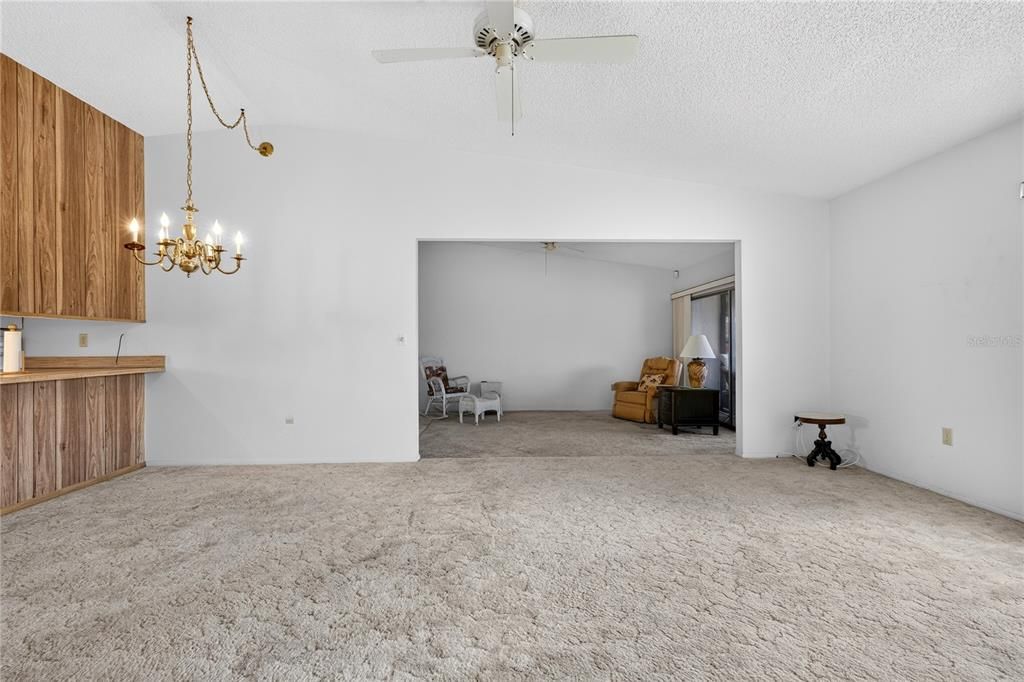 For Sale: $262,500 (2 beds, 2 baths, 1156 Square Feet)