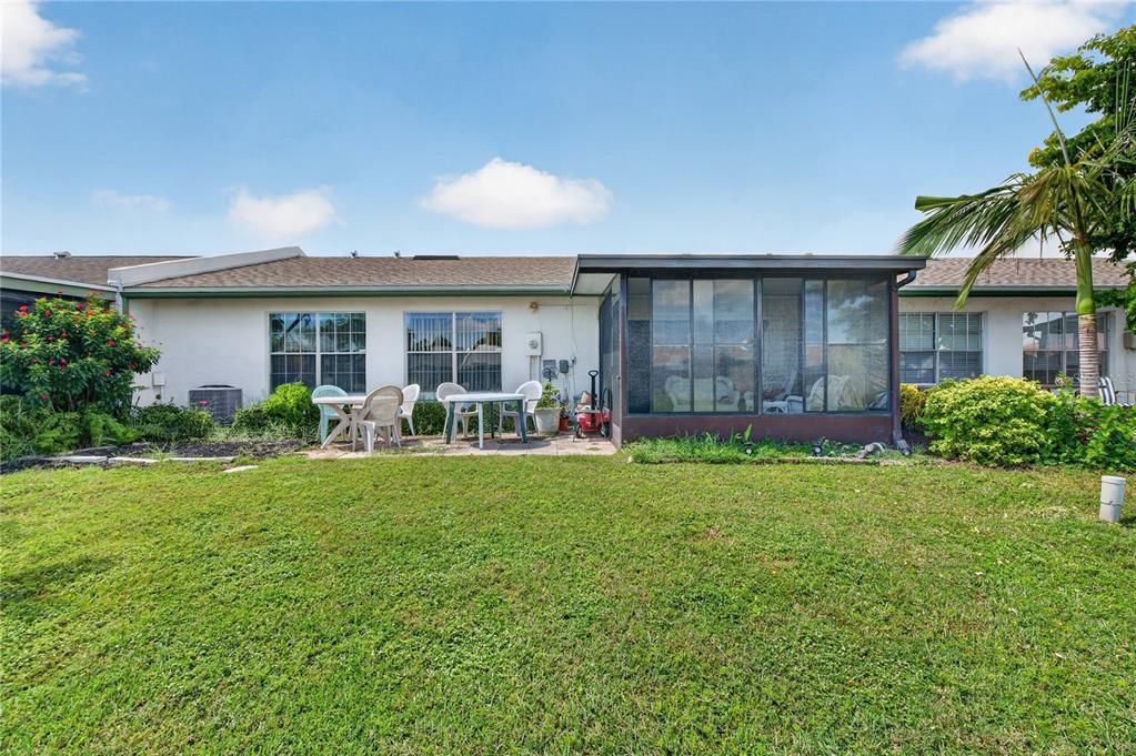 For Sale: $262,500 (2 beds, 2 baths, 1156 Square Feet)