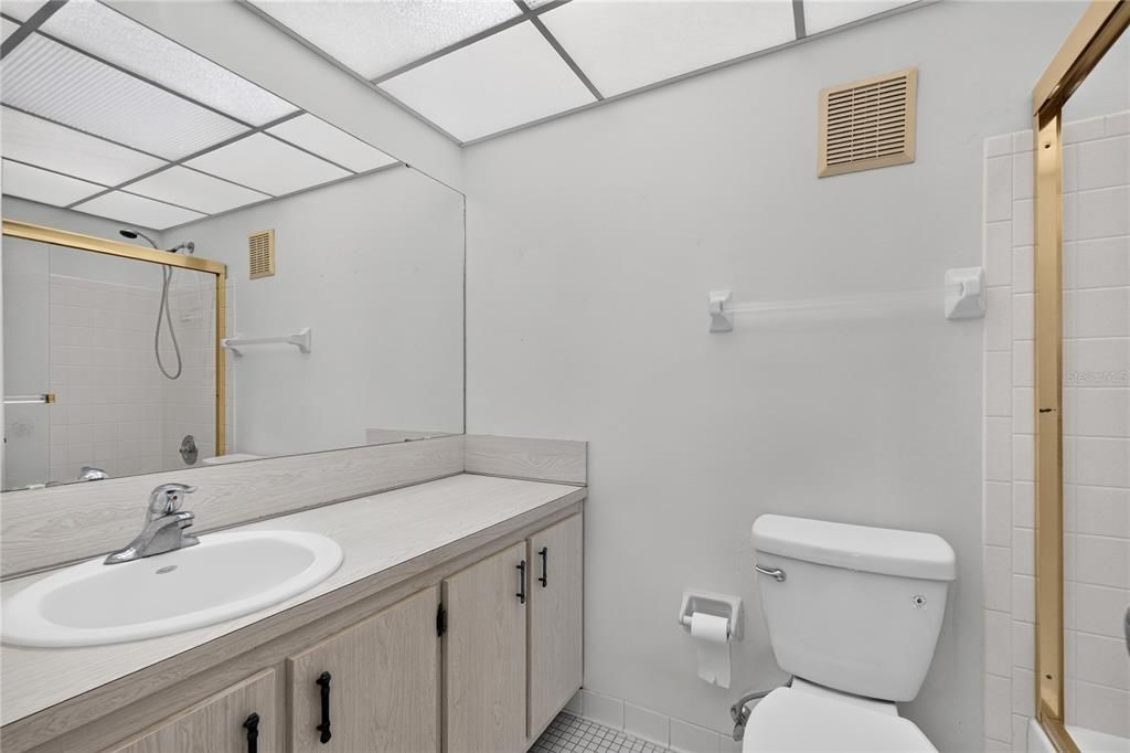 For Sale: $262,500 (2 beds, 2 baths, 1156 Square Feet)