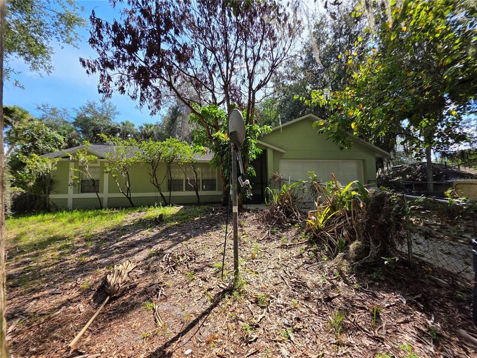 For Sale: $275,000 (3 beds, 2 baths, 1116 Square Feet)