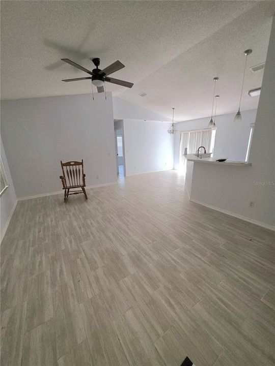 For Sale: $275,000 (3 beds, 2 baths, 1116 Square Feet)