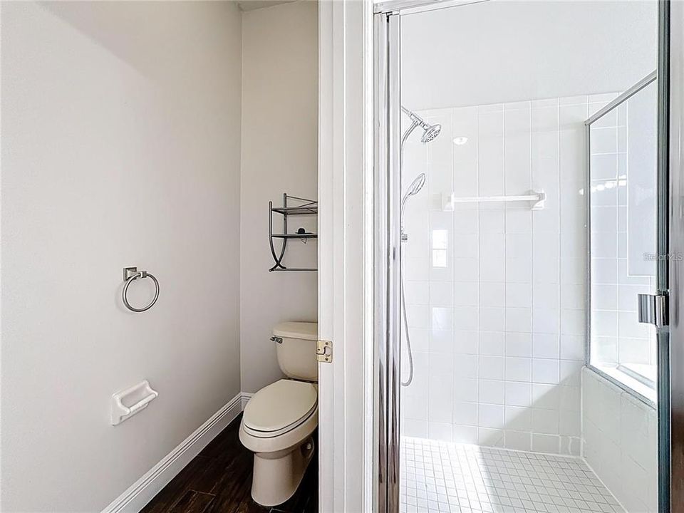 For Rent: $2,900 (4 beds, 2 baths, 2399 Square Feet)