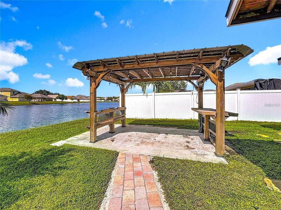 For Rent: $2,900 (4 beds, 2 baths, 2399 Square Feet)