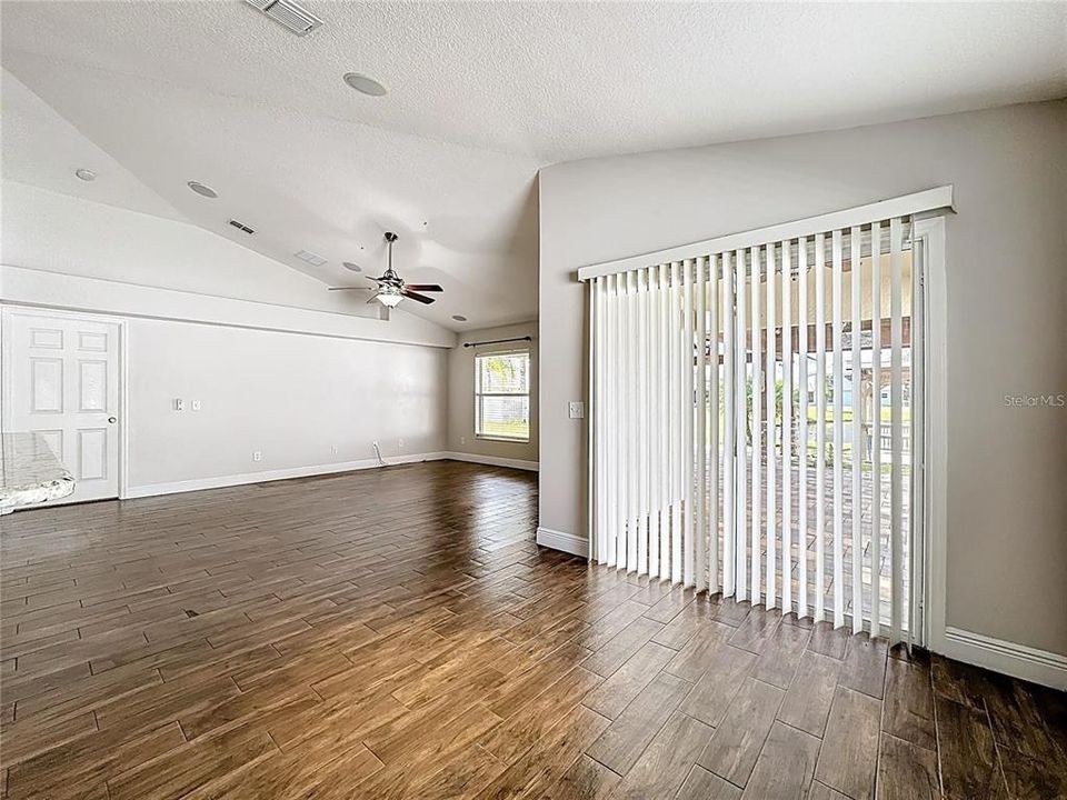 For Rent: $2,900 (4 beds, 2 baths, 2399 Square Feet)