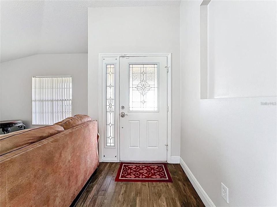 For Rent: $2,900 (4 beds, 2 baths, 2399 Square Feet)