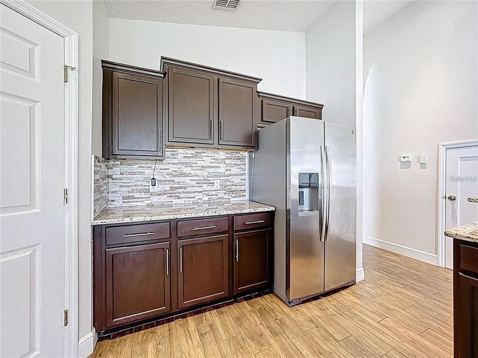 For Rent: $2,900 (4 beds, 2 baths, 2399 Square Feet)
