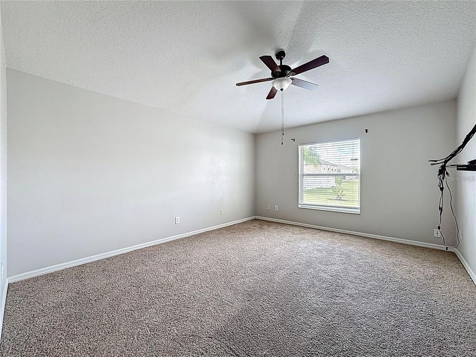 For Rent: $2,900 (4 beds, 2 baths, 2399 Square Feet)