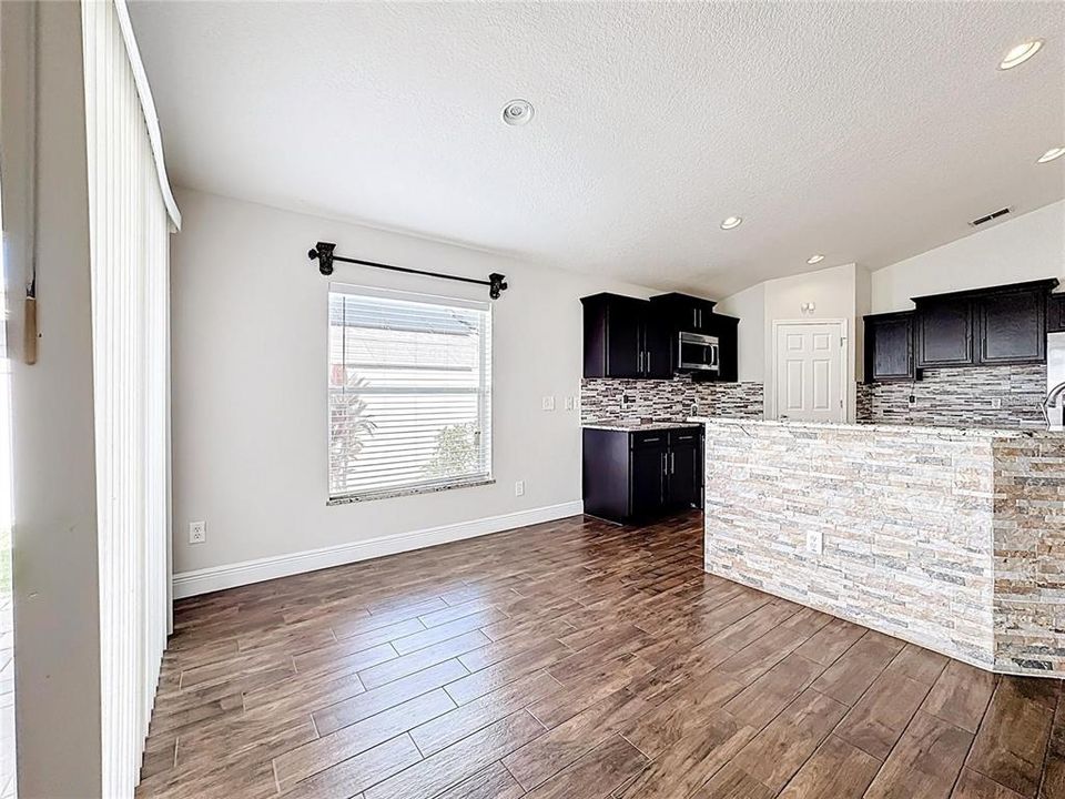 For Rent: $2,900 (4 beds, 2 baths, 2399 Square Feet)