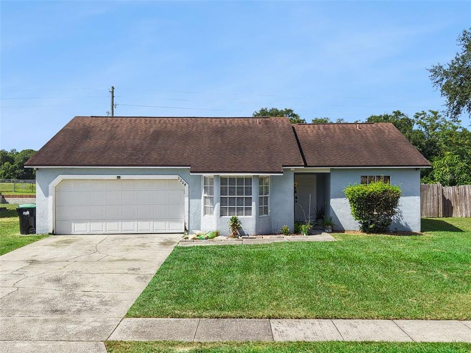 For Sale: $343,000 (3 beds, 2 baths, 1165 Square Feet)