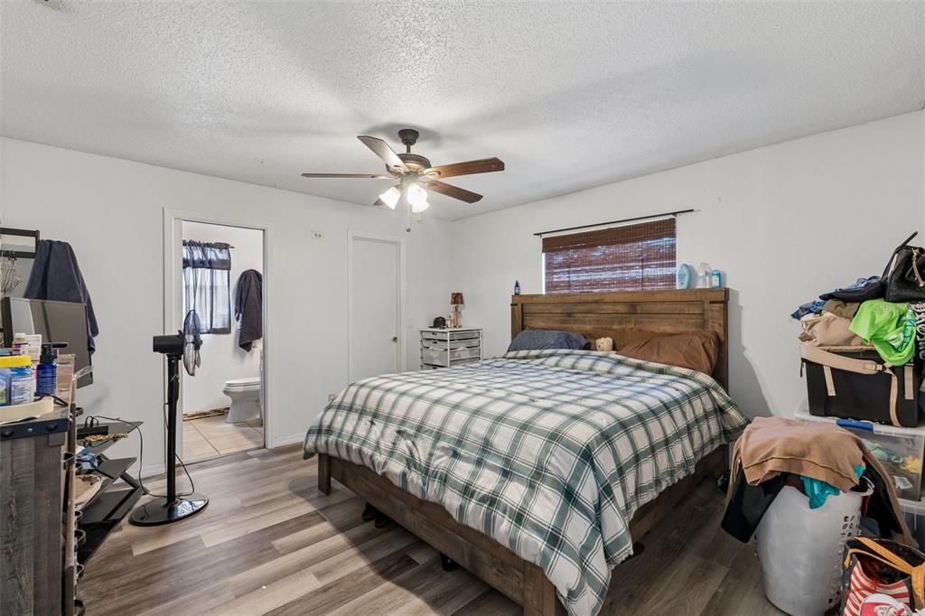 For Sale: $343,000 (3 beds, 2 baths, 1165 Square Feet)