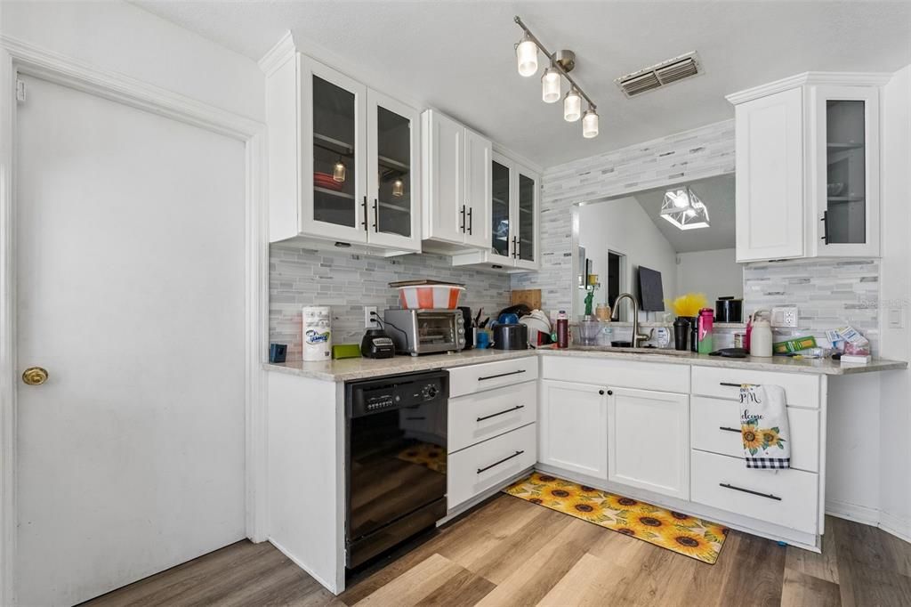 For Sale: $343,000 (3 beds, 2 baths, 1165 Square Feet)