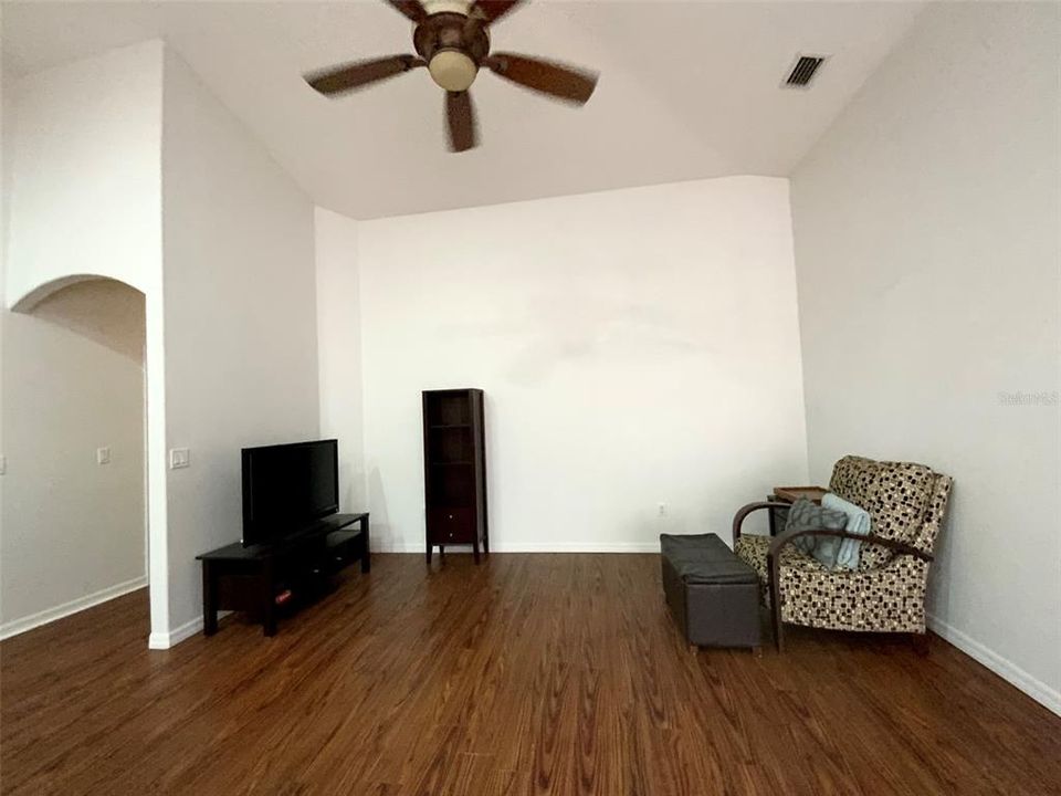 En Venta: $419,500 (4 camas, 2 baños, 1862 Pies cuadrados)
