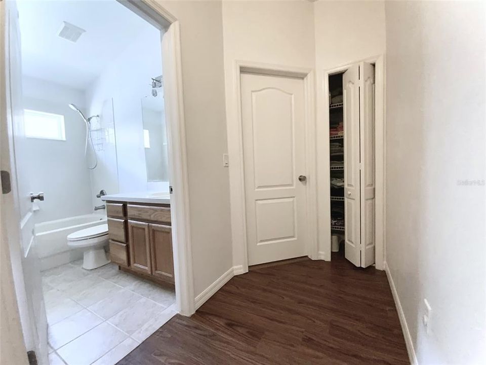 En Venta: $419,500 (4 camas, 2 baños, 1862 Pies cuadrados)