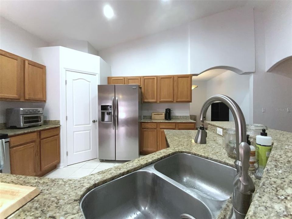 En Venta: $419,500 (4 camas, 2 baños, 1862 Pies cuadrados)