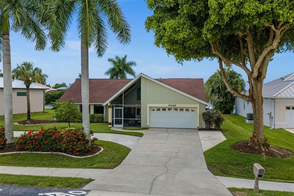For Sale: $699,000 (3 beds, 2 baths, 1843 Square Feet)