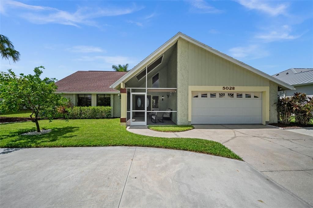 For Sale: $699,000 (3 beds, 2 baths, 1843 Square Feet)