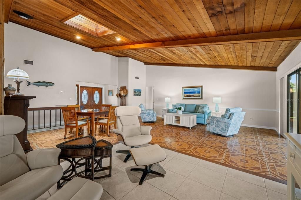 For Sale: $699,000 (3 beds, 2 baths, 1843 Square Feet)