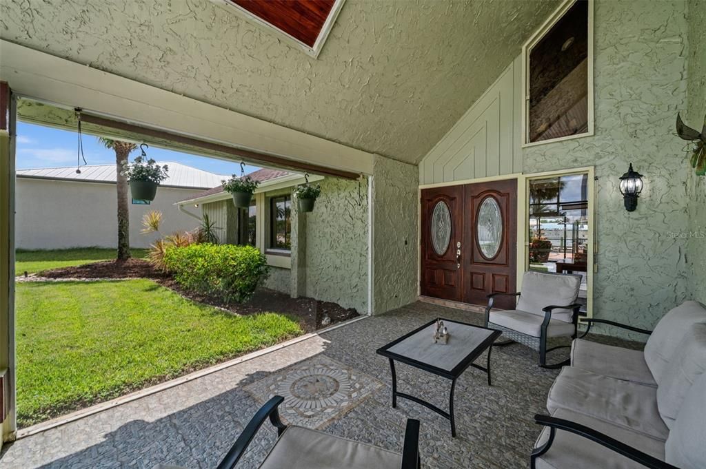 For Sale: $699,000 (3 beds, 2 baths, 1843 Square Feet)