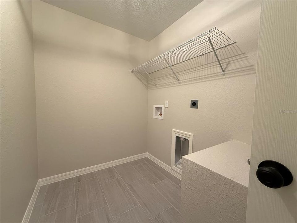 For Sale: $239,900 (3 beds, 2 baths, 1380 Square Feet)