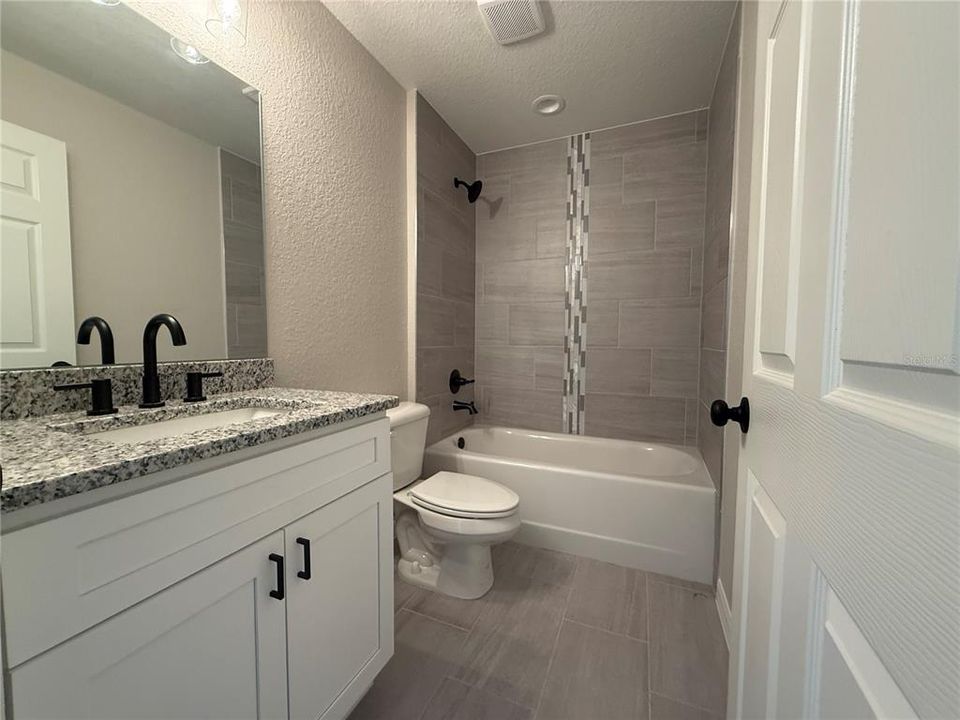 For Sale: $239,900 (3 beds, 2 baths, 1380 Square Feet)