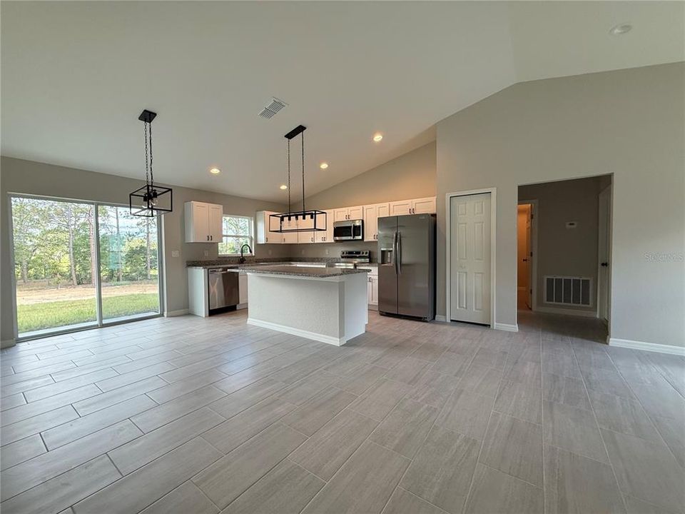 For Sale: $239,900 (3 beds, 2 baths, 1380 Square Feet)