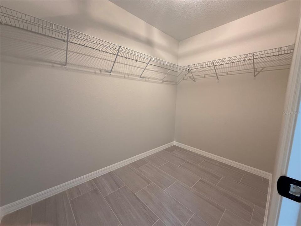 For Sale: $239,900 (3 beds, 2 baths, 1380 Square Feet)