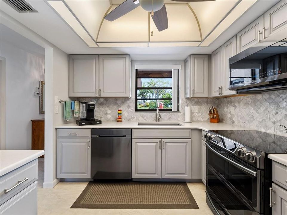 For Sale: $239,000 (2 beds, 2 baths, 1222 Square Feet)