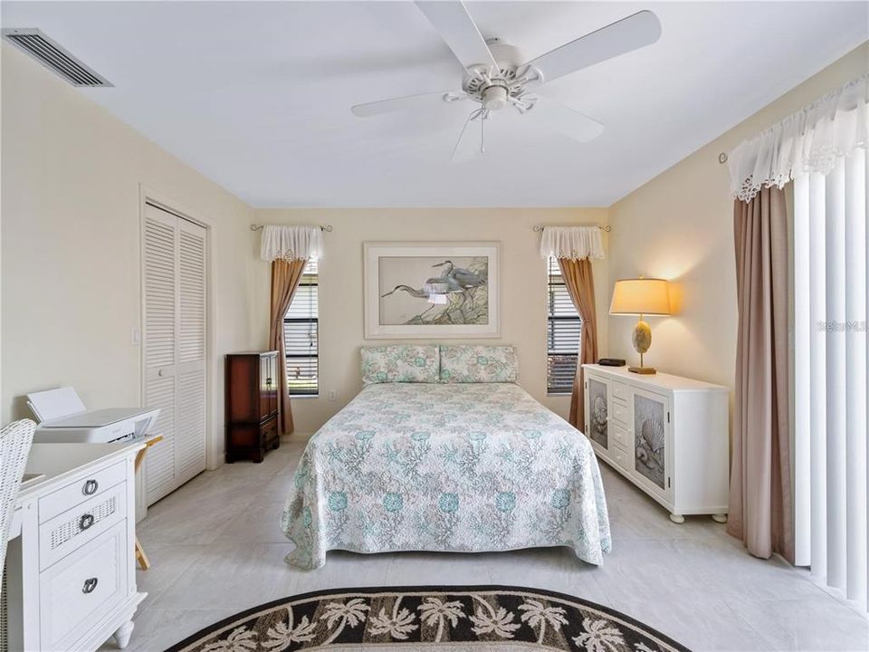 For Sale: $239,000 (2 beds, 2 baths, 1222 Square Feet)