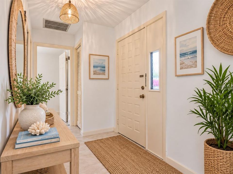For Sale: $239,000 (2 beds, 2 baths, 1222 Square Feet)