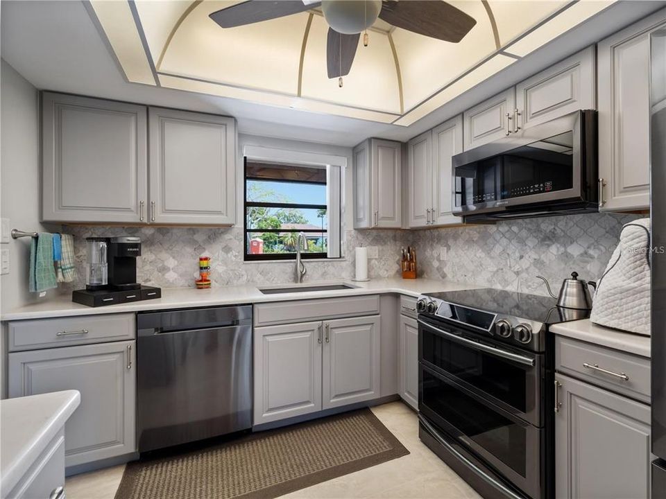 For Sale: $239,000 (2 beds, 2 baths, 1222 Square Feet)